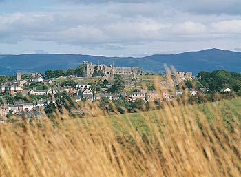 Denbigh Castle 044-000-134.jpg