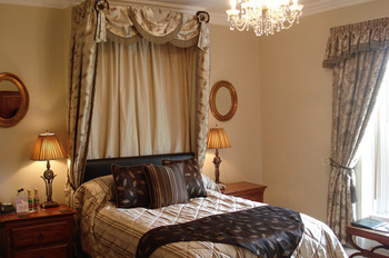 deluxe room8.jpg